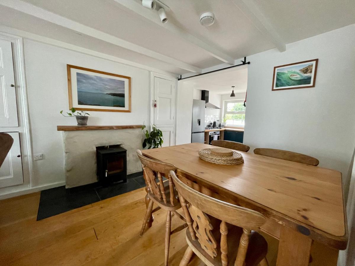 Idyllic cottage - near St Agnes and Porthtowan - Housity