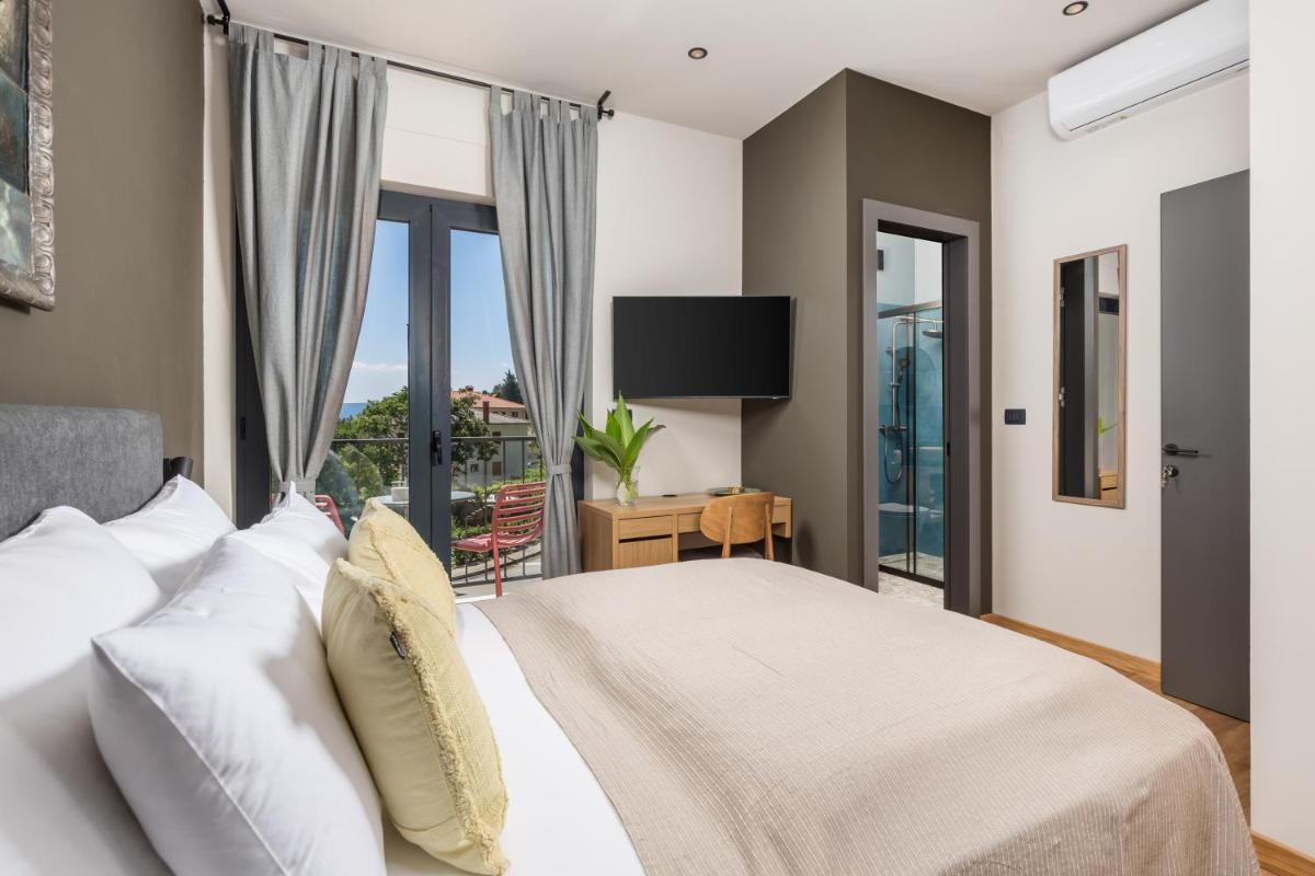 PERUNIKA BED & BREAKFAST - Housity