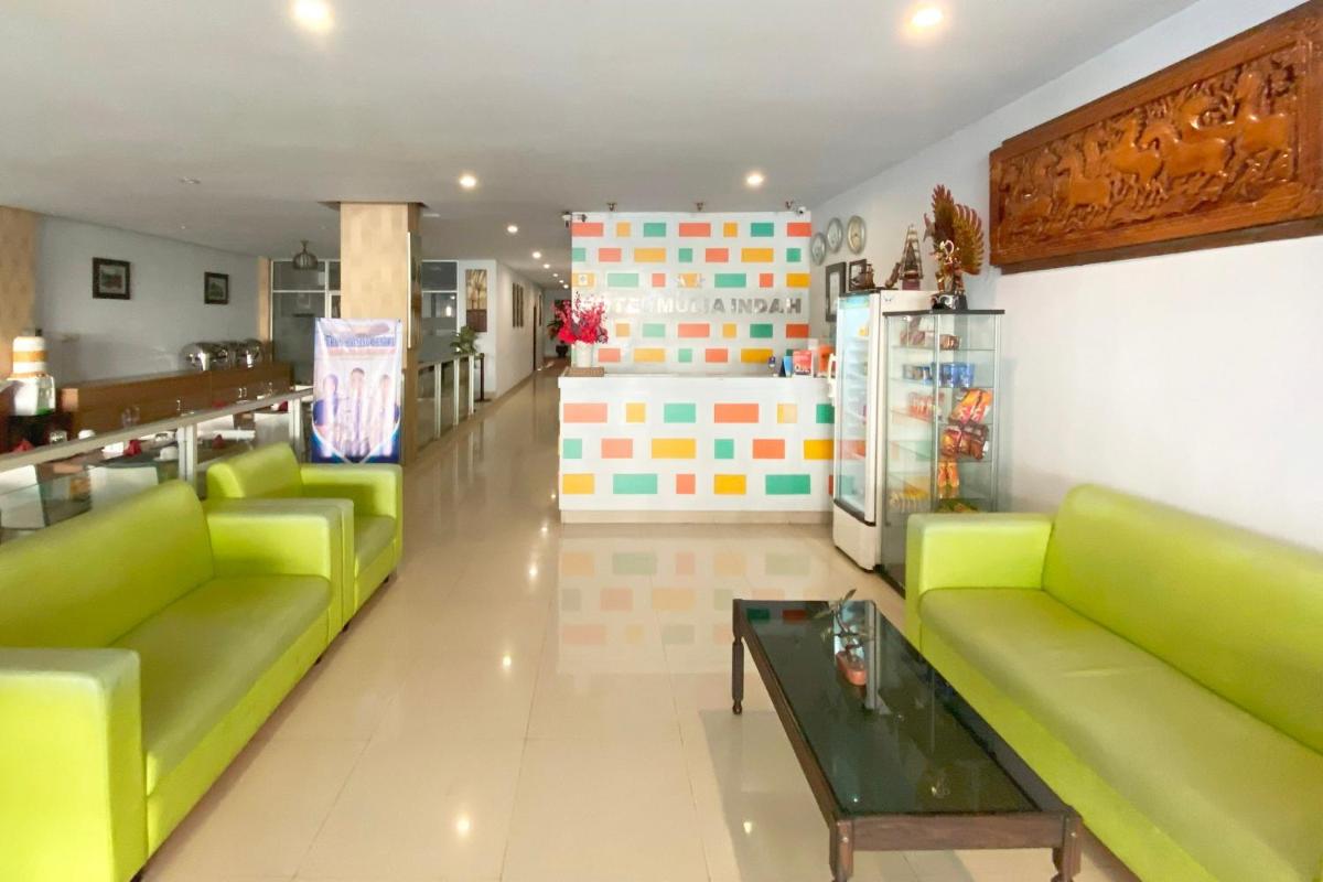 Urbanview Hotel Mulia Indah Palopo - Housity