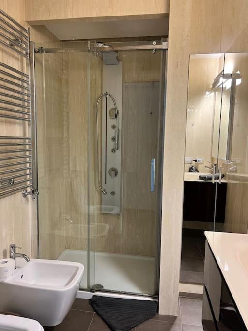 Eurosky Suite Apartment - Housity