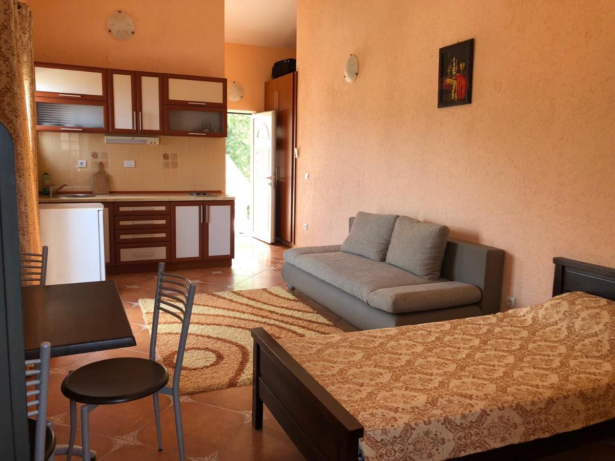 Apartments Delcheva - Housity