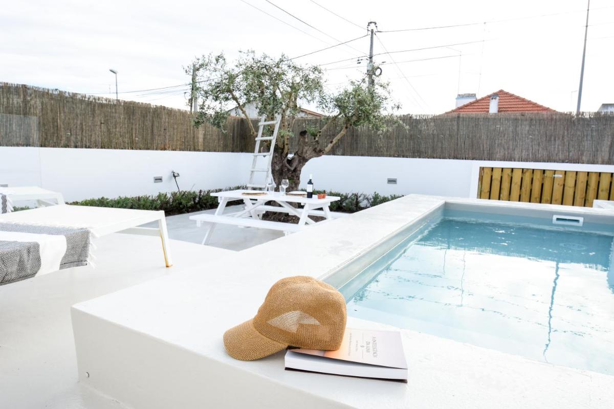 Casa do Povo (casa com piscina no centro de Alcácer) - Housity