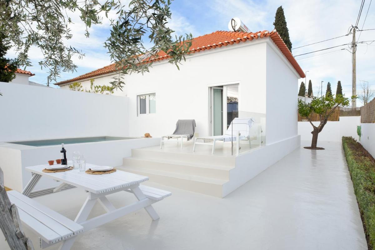 Casa do Povo (casa com piscina no centro de Alcácer) - Housity