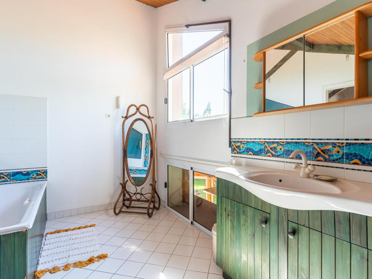 Maison familiale, 15 pers., jardin privé, proche centre et lac, à 25 min de l'océan - FR-1-319-472 - Housity