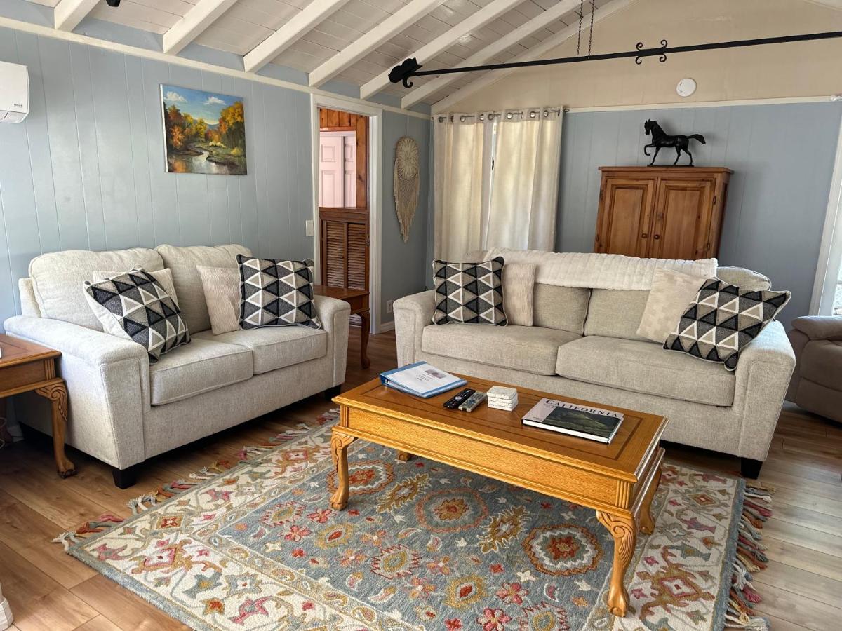 Blue Bird Cottage - pet friendly - Housity