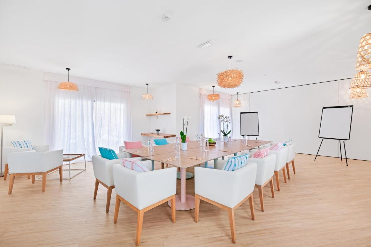 Imagen de la galería de Hotel Villa Chiquita - Adults Only - Over 12, en Colonia de Sant Jordi