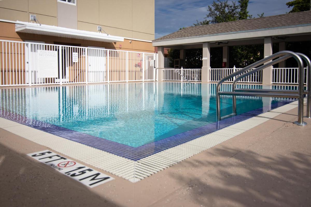 Candlewood Suites Miami Intl Airport - 36th St, an IHG Hotel - Housity