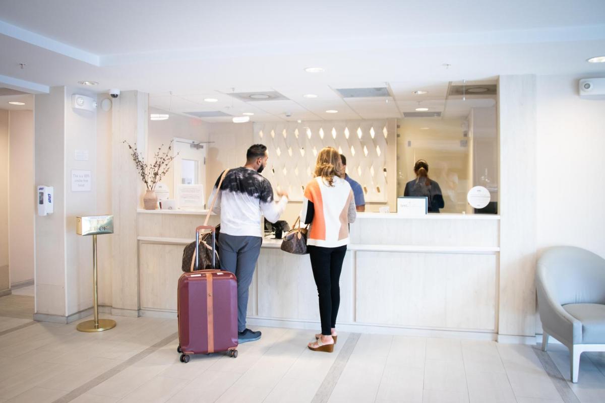 Candlewood Suites Miami Intl Airport - 36th St, an IHG Hotel - Housity