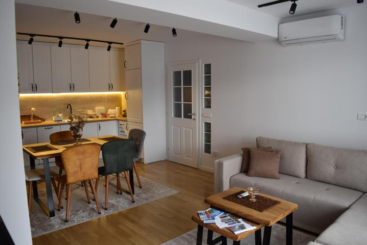 Luxury Apartment Poli - Hizvo