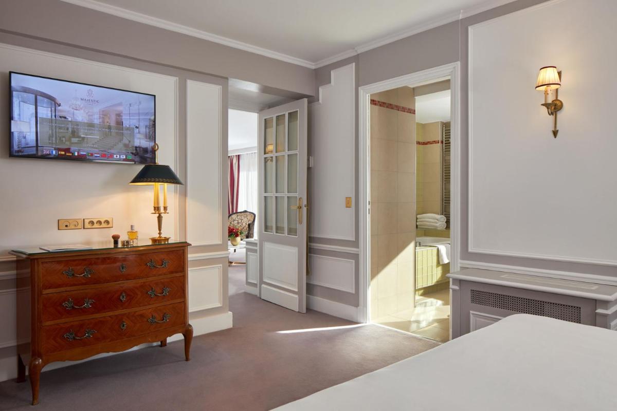 Un ou plusieurs lits dans un hébergement de l'établissement Majestic Hotel Spa - Champs Elysées