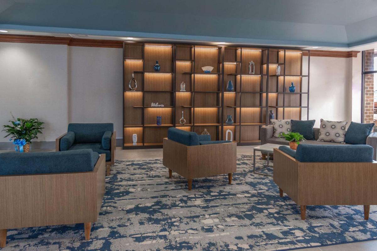 DoubleTree by Hilton New Bern - Riverfront - Housity