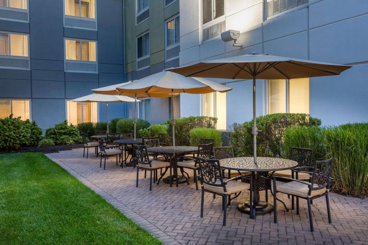 Hilton Garden Inn Islip/MacArthur Airport - Housity