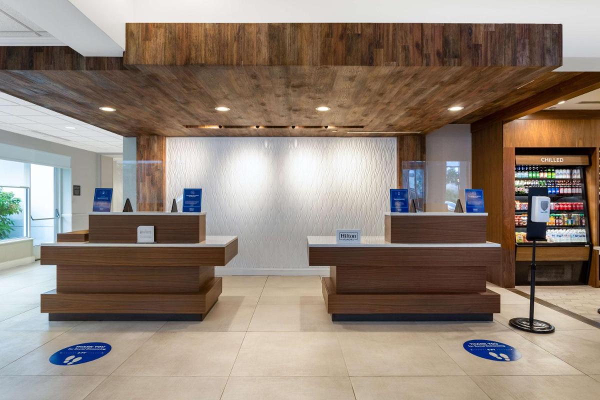Hilton Garden Inn Islip/MacArthur Airport - Housity