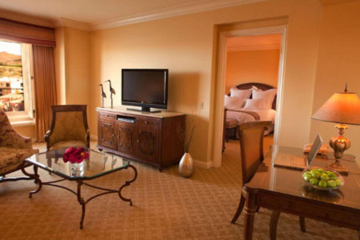 Hilton Lake Las Vegas Resort & Spa - Housity