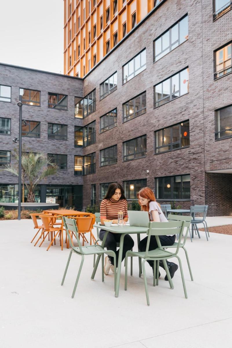 For Students Studying in Barcelona Only - Stunning Spacious Studios and Private Rooms at Pallars Student Accommodation - Housity