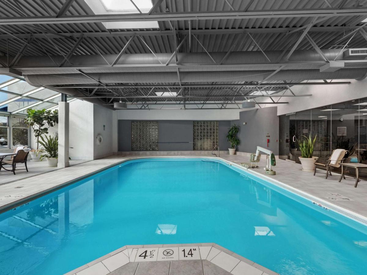Hilton Chicago/Oak Lawn - Housity