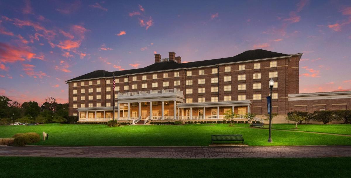 Hilton Garden Inn Suffolk Riverfront - Housity