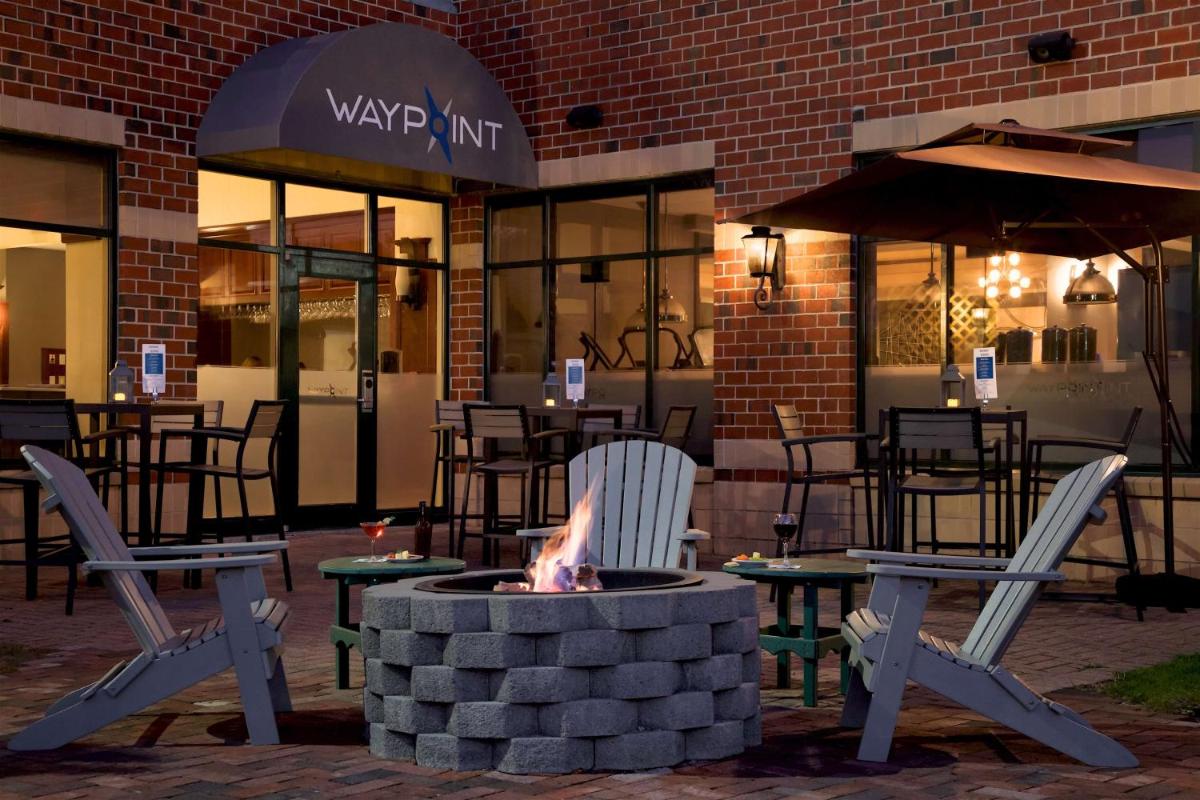 Embassy Suites by Hilton Portland Maine - Housity
