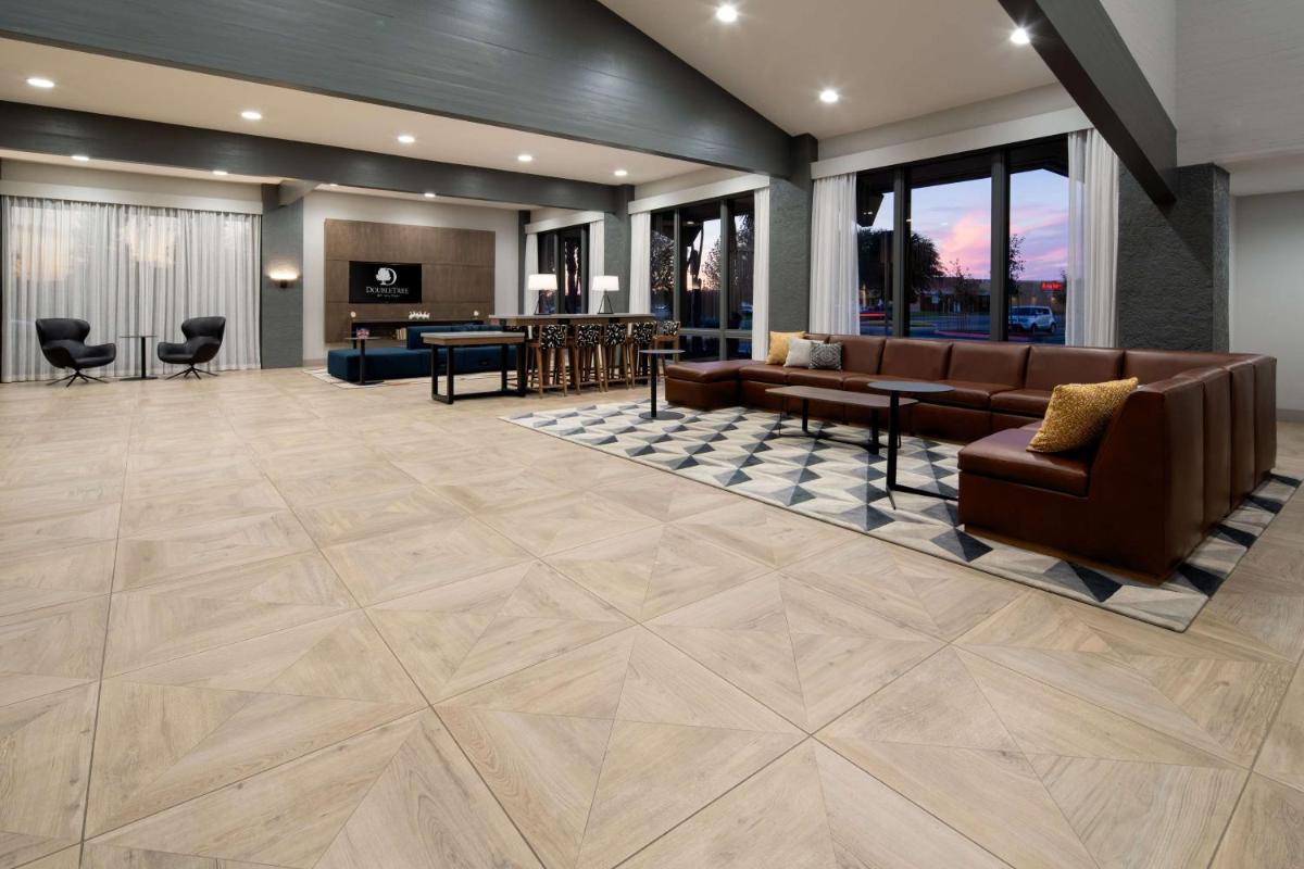 DoubleTree by Hilton Bakersfield - Housity
