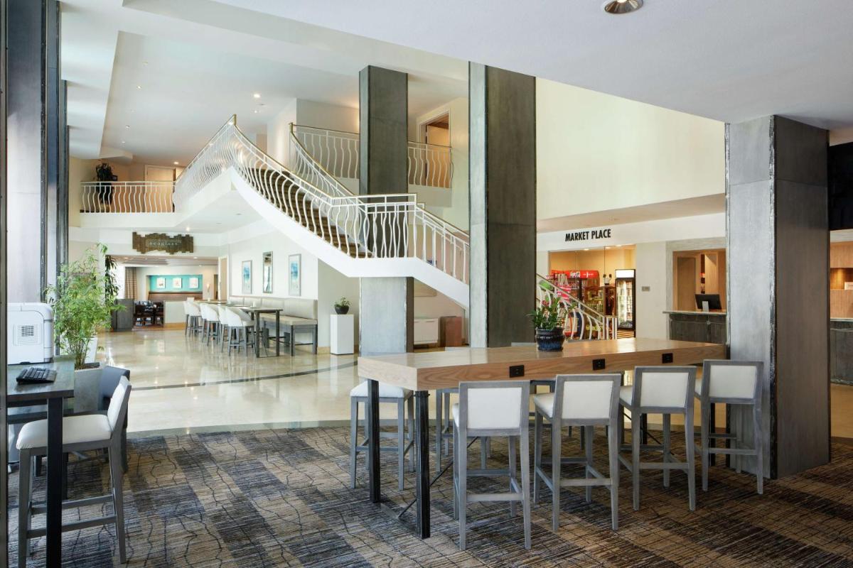 DoubleTree By Hilton San Diego Hotel Circle - Housity