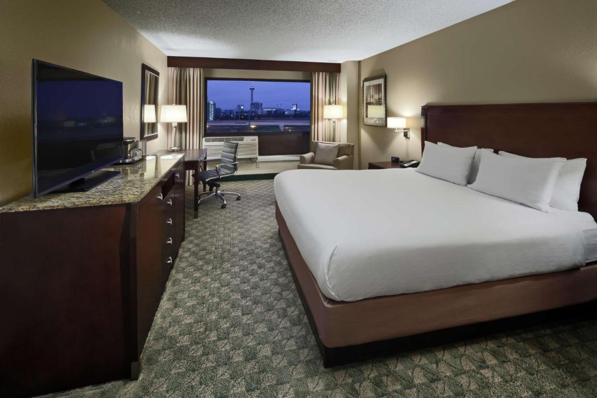 DoubleTree by Hilton San Antonio Downtown - Housity