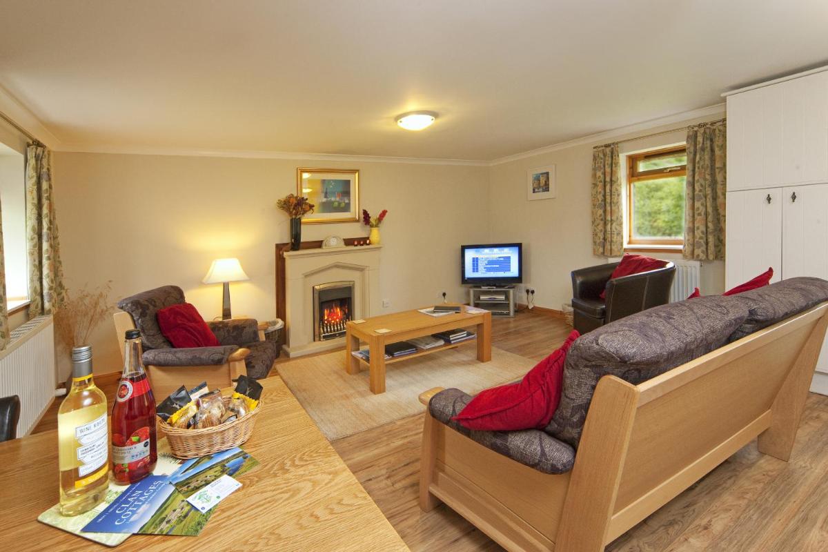 Clan Cottages - Housity