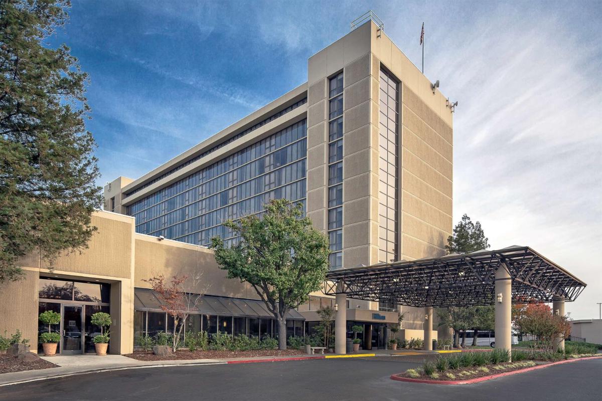 Hilton Sacramento Arden West - Housity