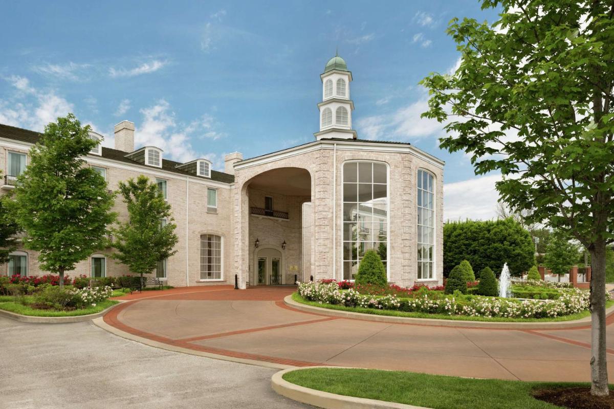 Hilton St. Louis Frontenac - Housity