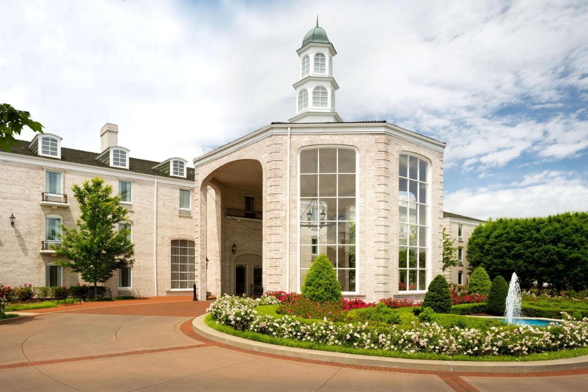 Hilton St. Louis Frontenac - Housity