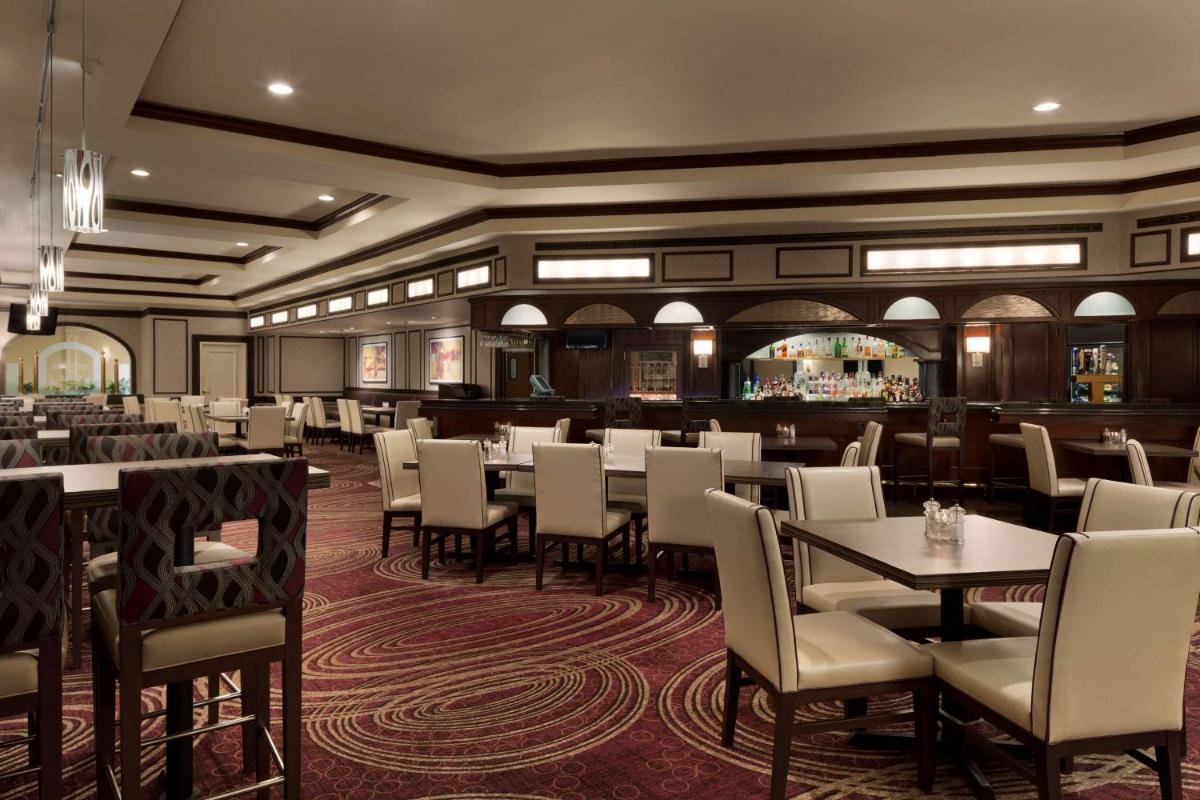 Hilton St. Louis Frontenac - Housity
