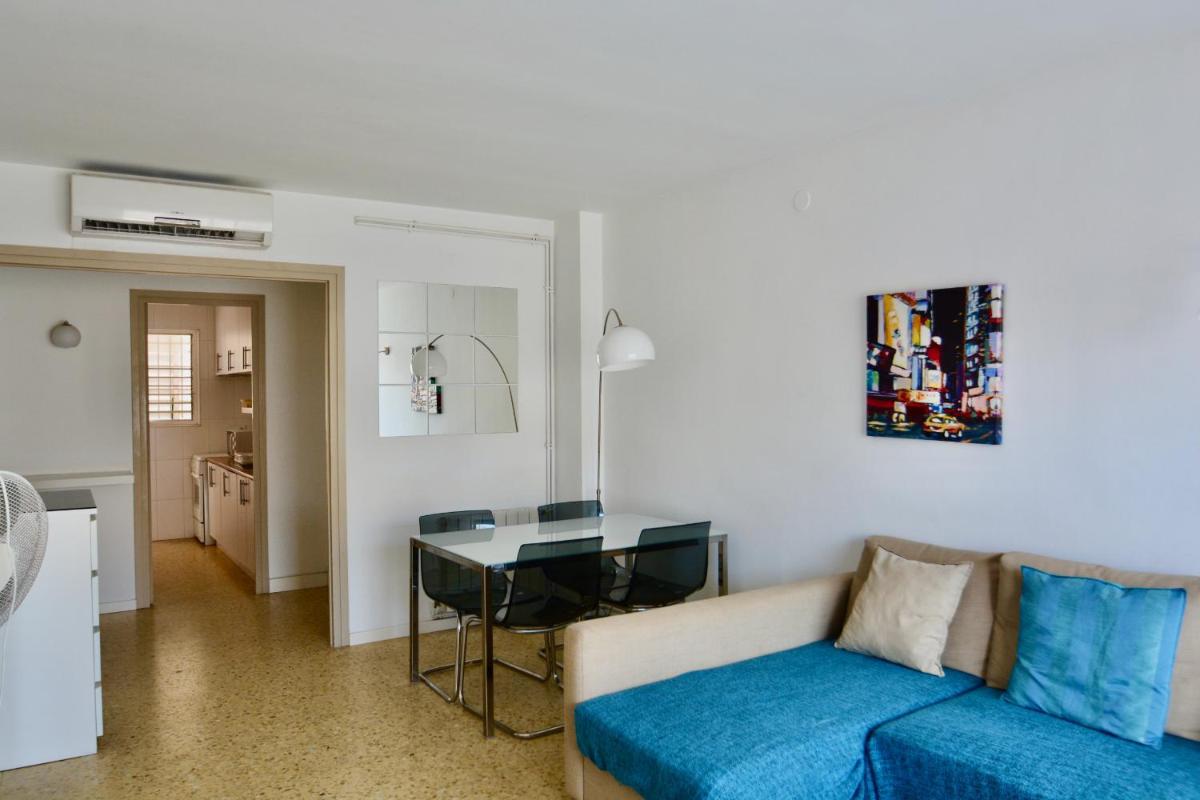 VINYET SUNSHINE 2 bed 2 bath steps from the beach - Housity