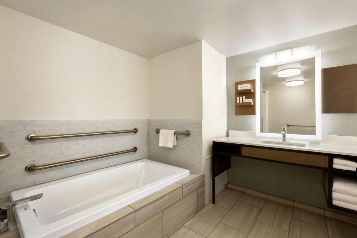 Hilton Garden Inn Tifton - Housity