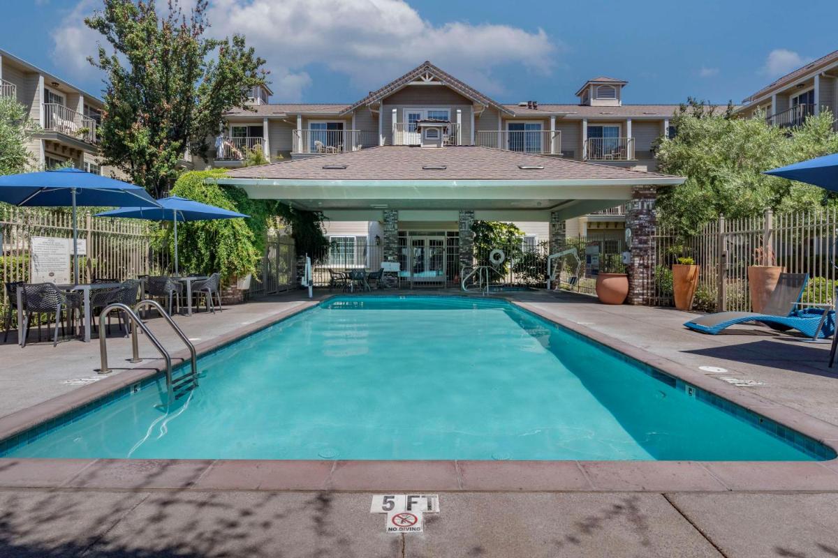 Hampton Inn Ukiah - Housity