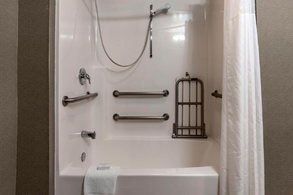 Hampton Inn Ukiah - Housity