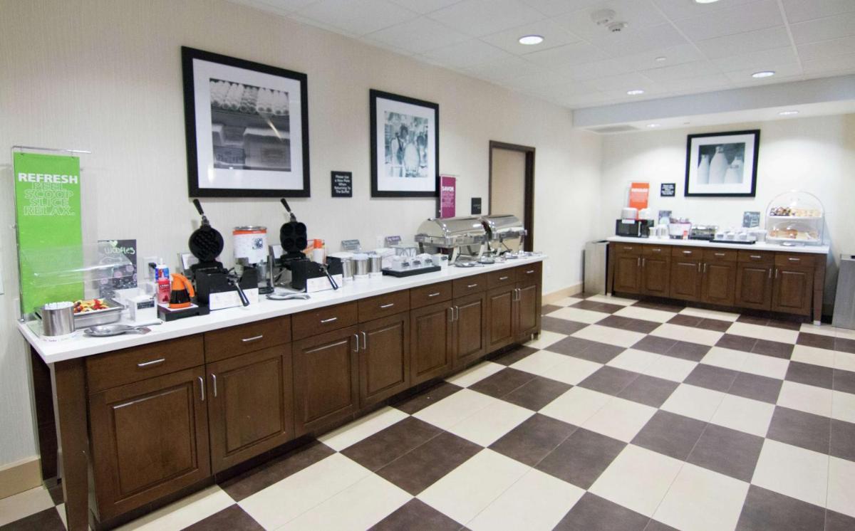 Hampton Inn & Suites Dallas/Frisco North-Fieldhouse USA - Housity