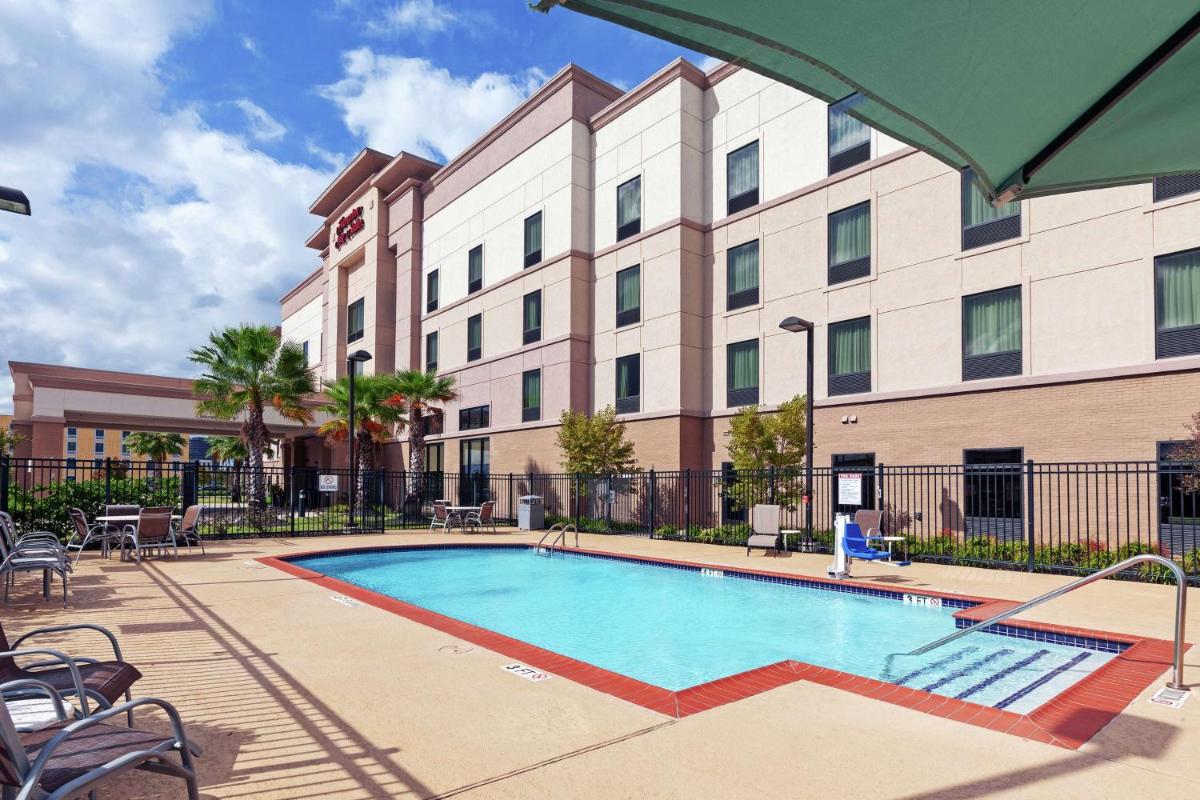 Hampton Inn & Suites Houston North IAH, TX - Housity