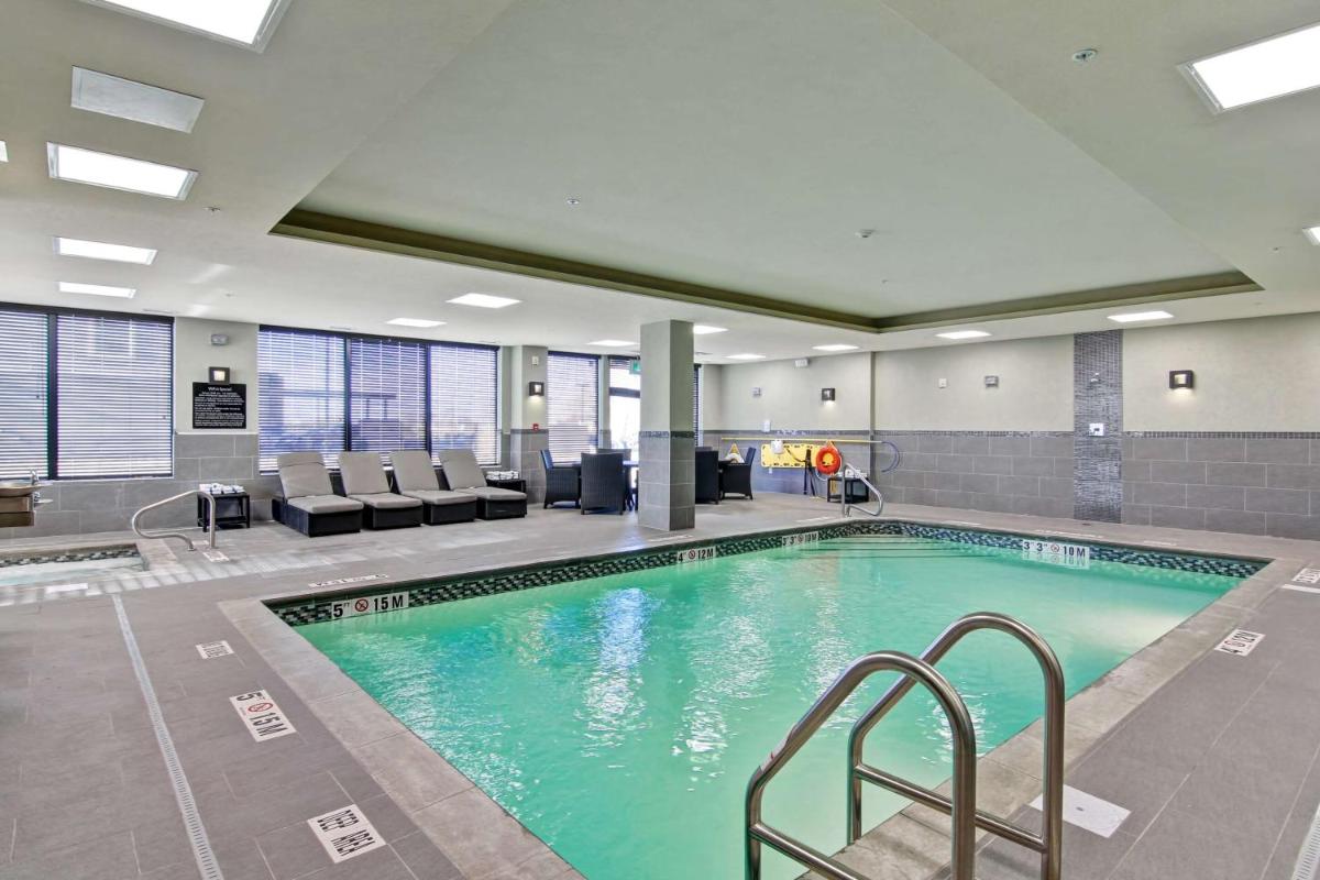 Hampton Inn & Suites by Hilton Saskatoon Airport - Housity