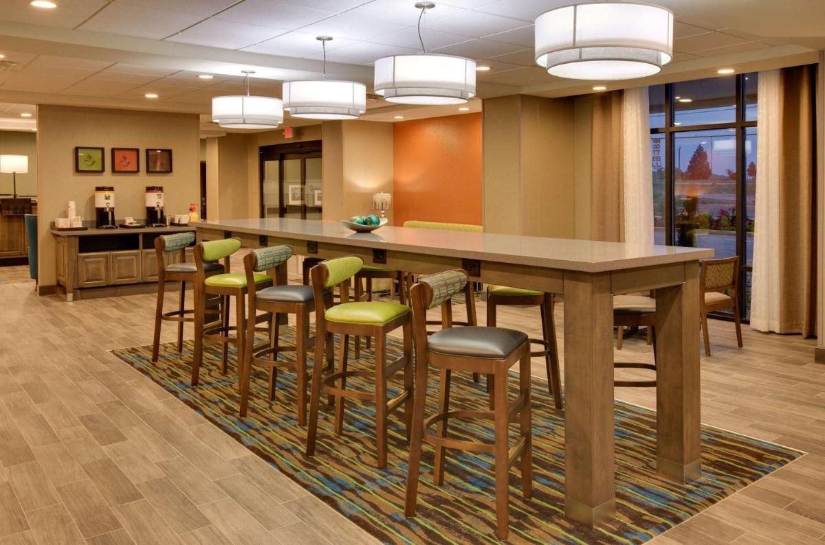 Hampton Inn and Suites Snyder - Housity