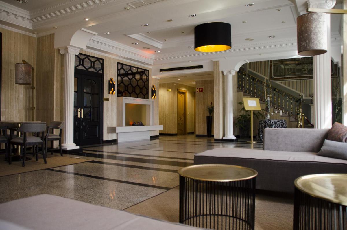 Hotel Complejo París - Housity