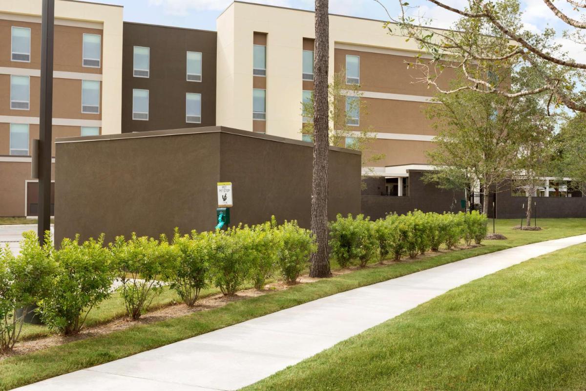 Home2 Suites by Hilton Shenandoah The Woodlands - Housity