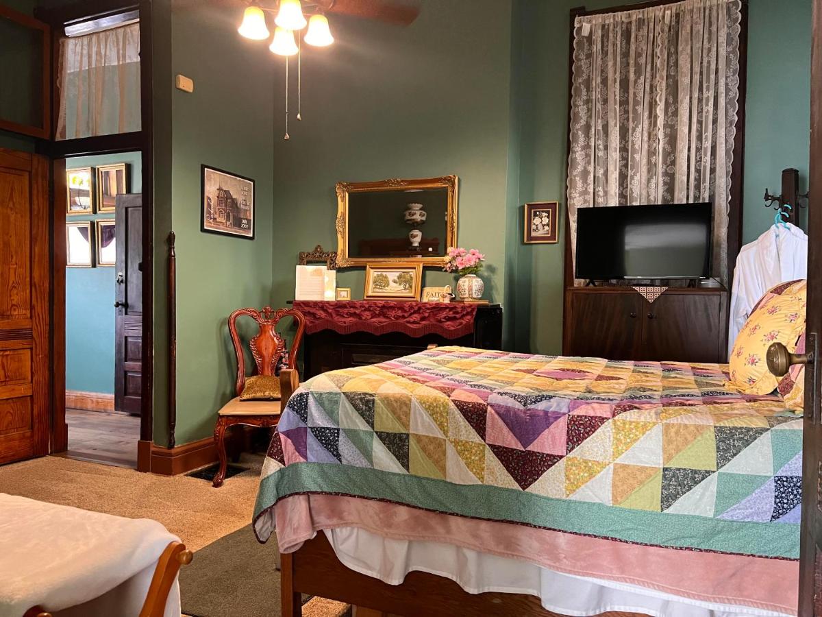 Mansion on The Mile B&B - Housity