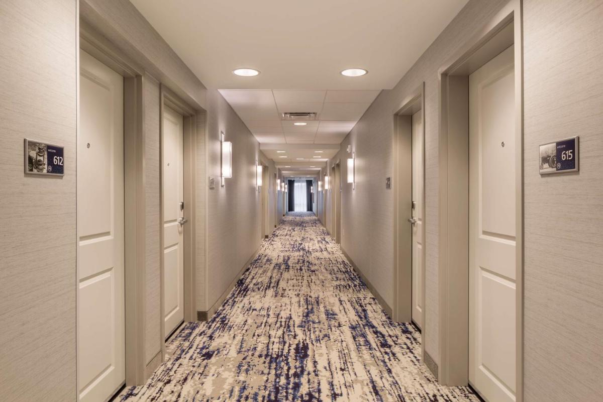 Hampton Inn & Suites Newport/Cincinnati, KY - Housity