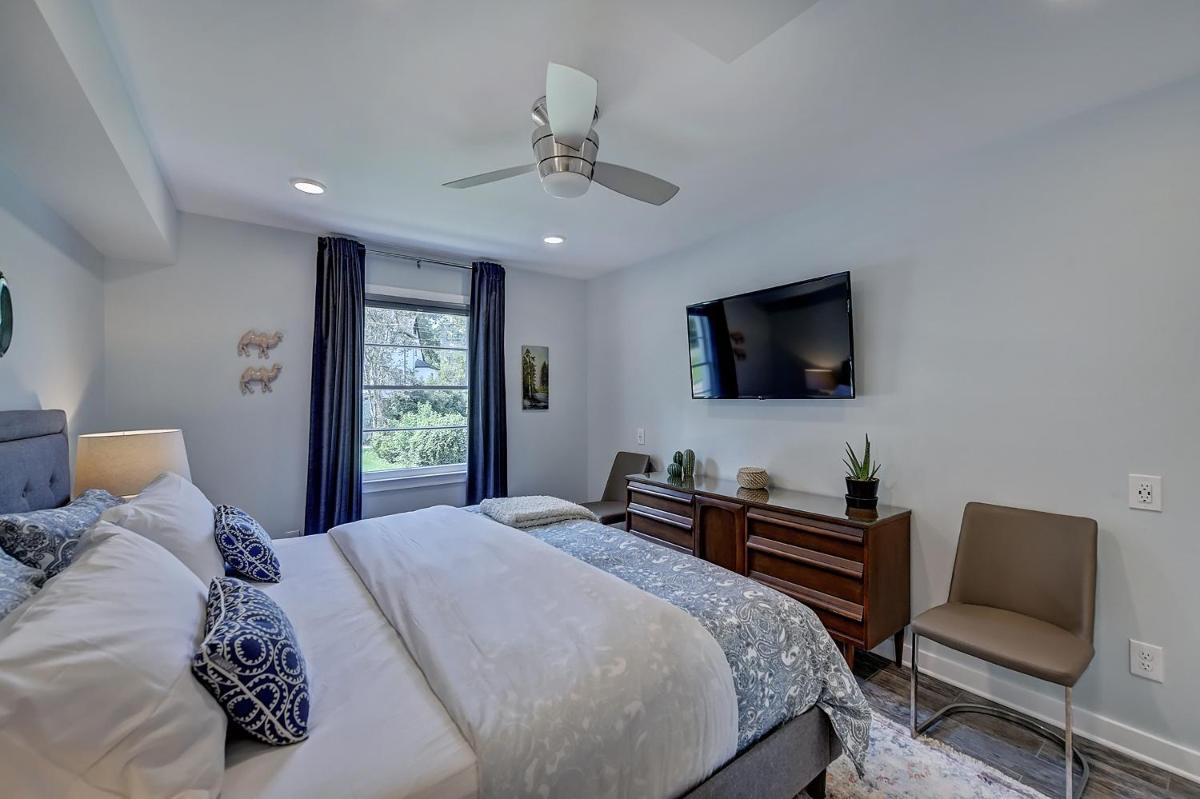 The Home Collection CLT: 510 Queens - Housity