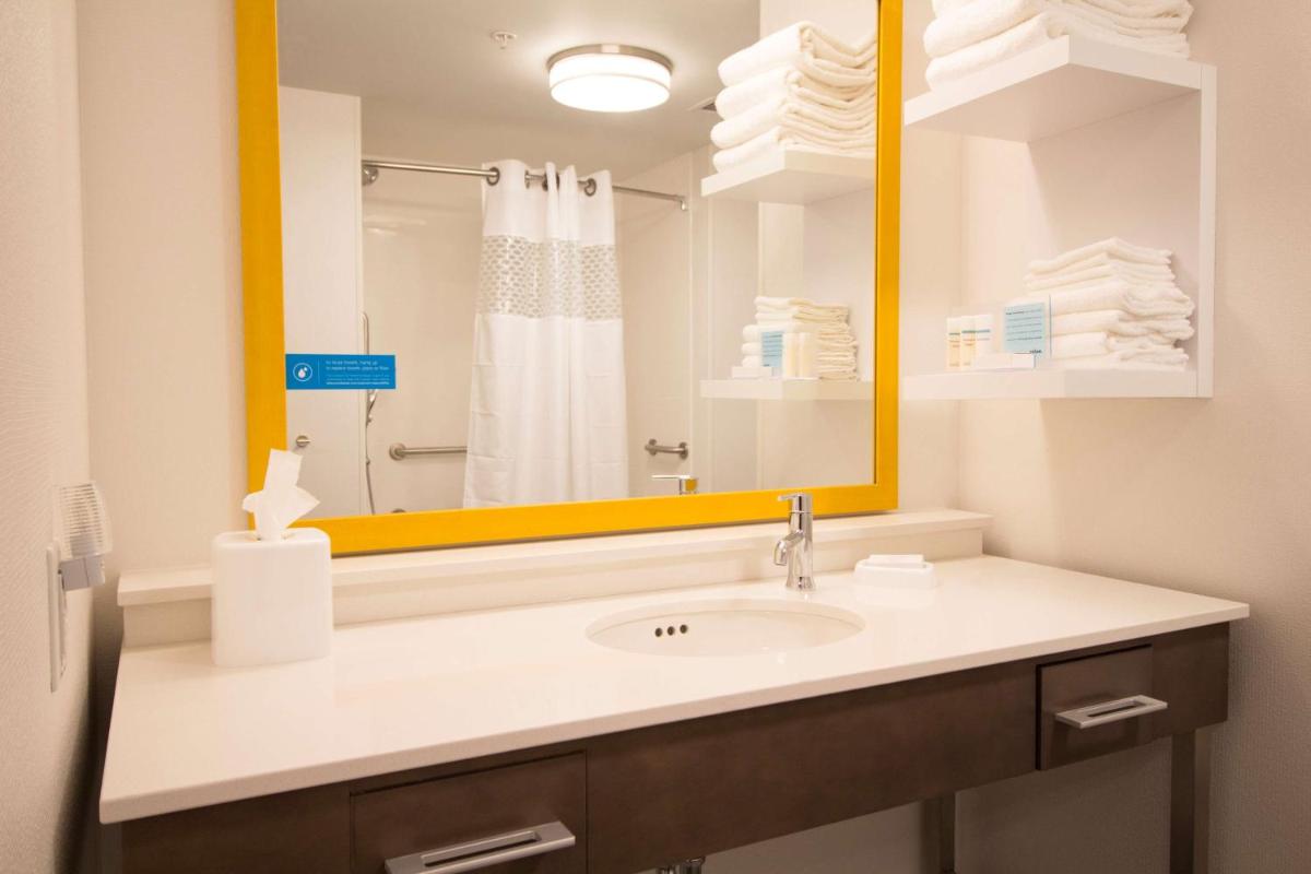 Hampton Inn Decatur, Mt. Zion, IL - Housity