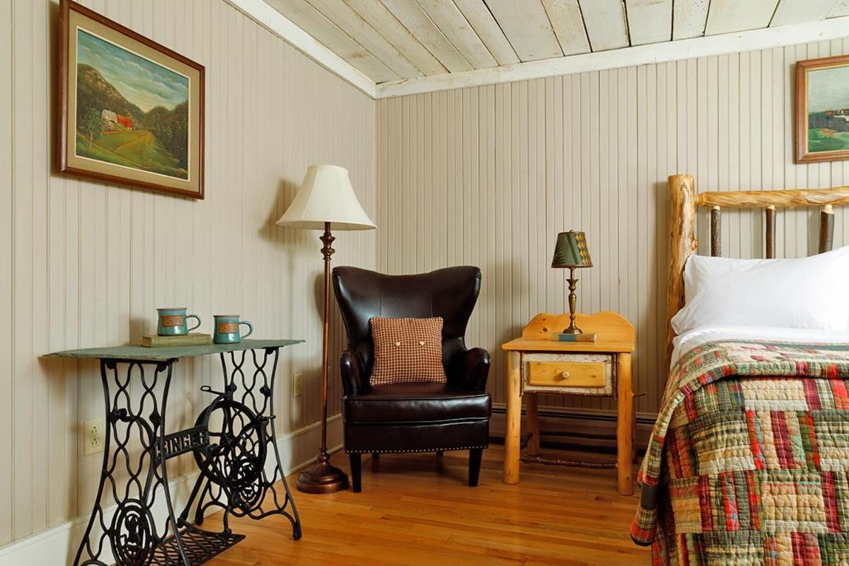 Friends Lake Inn - Housity