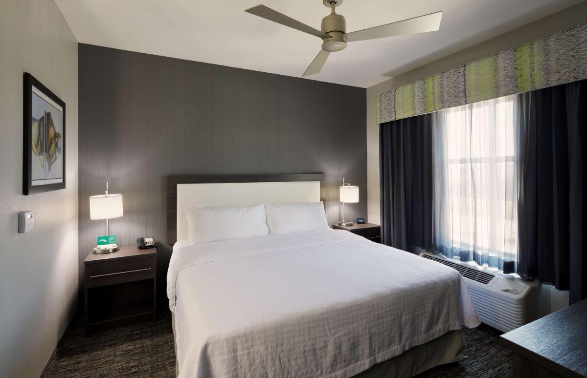 Homewood Suites By Hilton Topeka - Housity
