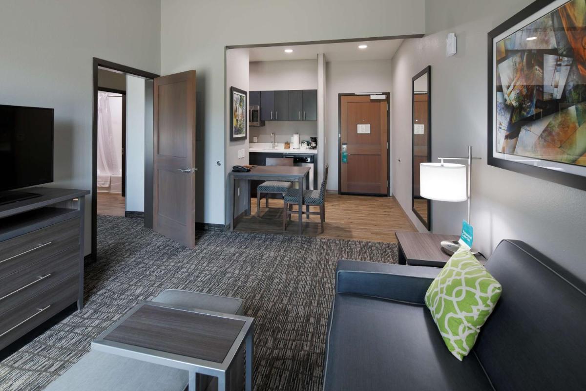 Homewood Suites By Hilton Topeka - Housity