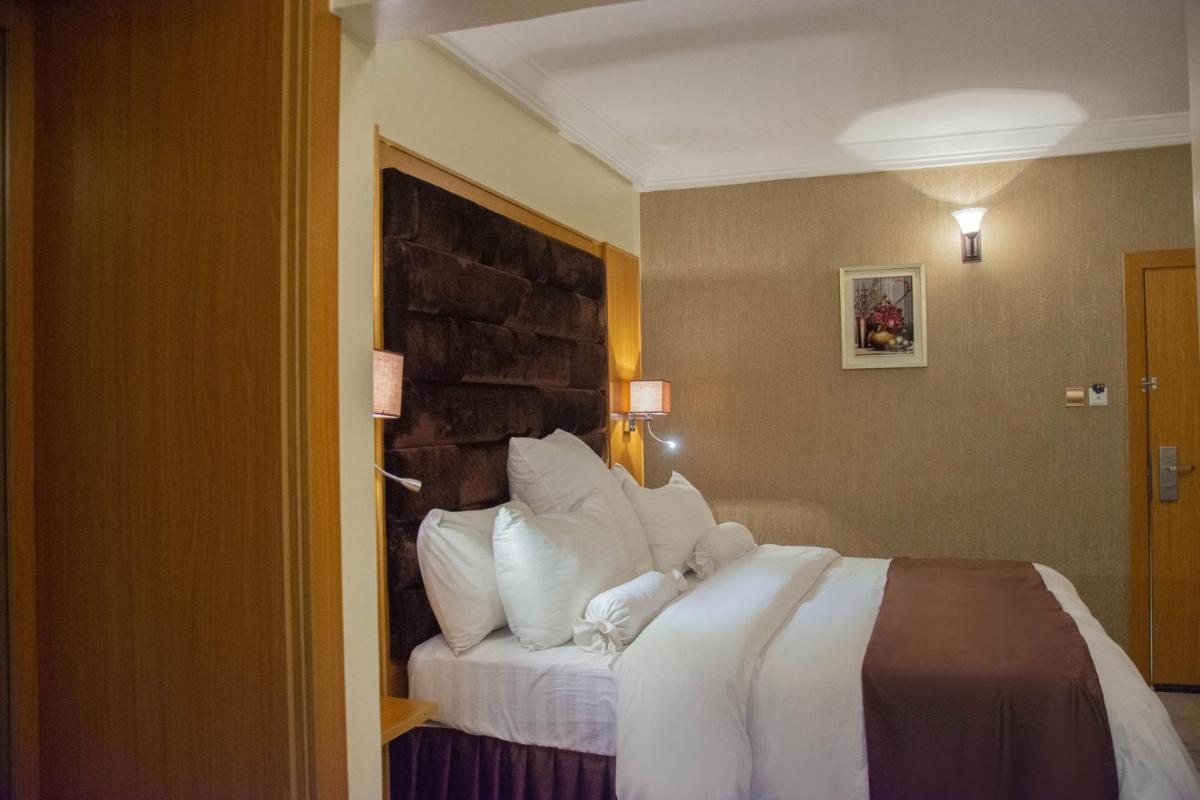 Suitetrails - Sparklyn Hotels & Suites