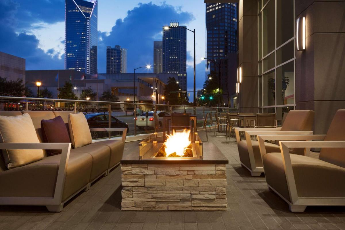 Embassy Suites by Hilton Charlotte Uptown - Housity