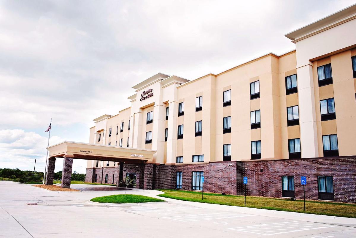 Hampton Inn & Suites Des Moines/Urbandale Ia - Housity